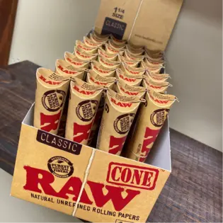 (each) Raw Cones Classic 1 1/4" (6pk) $3
