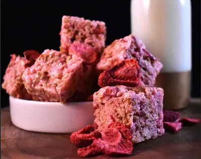 (0.708g) Strawberry Delight Puff Bar (20mg)